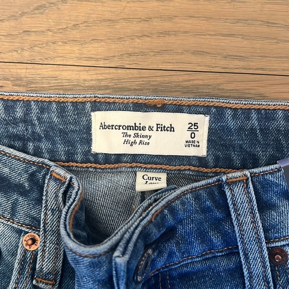 NEW Abercrombie & Fitch Curve Love Skinny Jeans - Picture 4 of 7